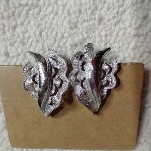Coro silvertone decorative leverback earrings